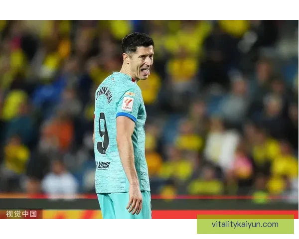 莱万多夫斯基与巴萨最新合同动态持续备受关注